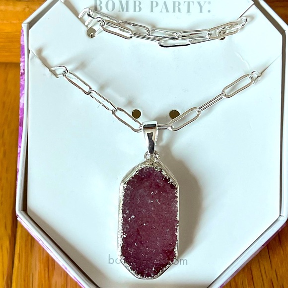 Bomb Party Dripping in Druzy Necklace - Fearless Soul - Picture 3 of 3